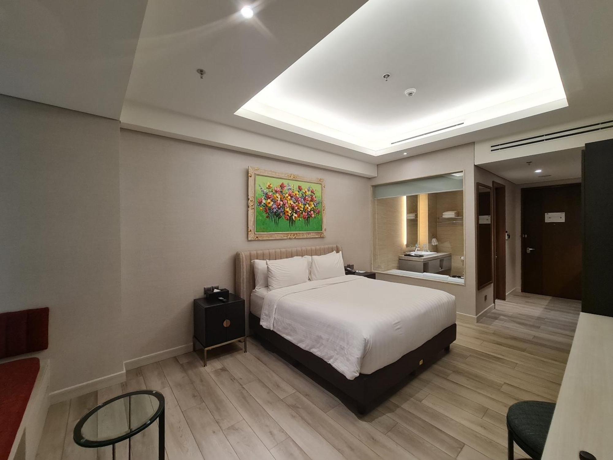 Trembesi Hotel Serpong Exterior photo