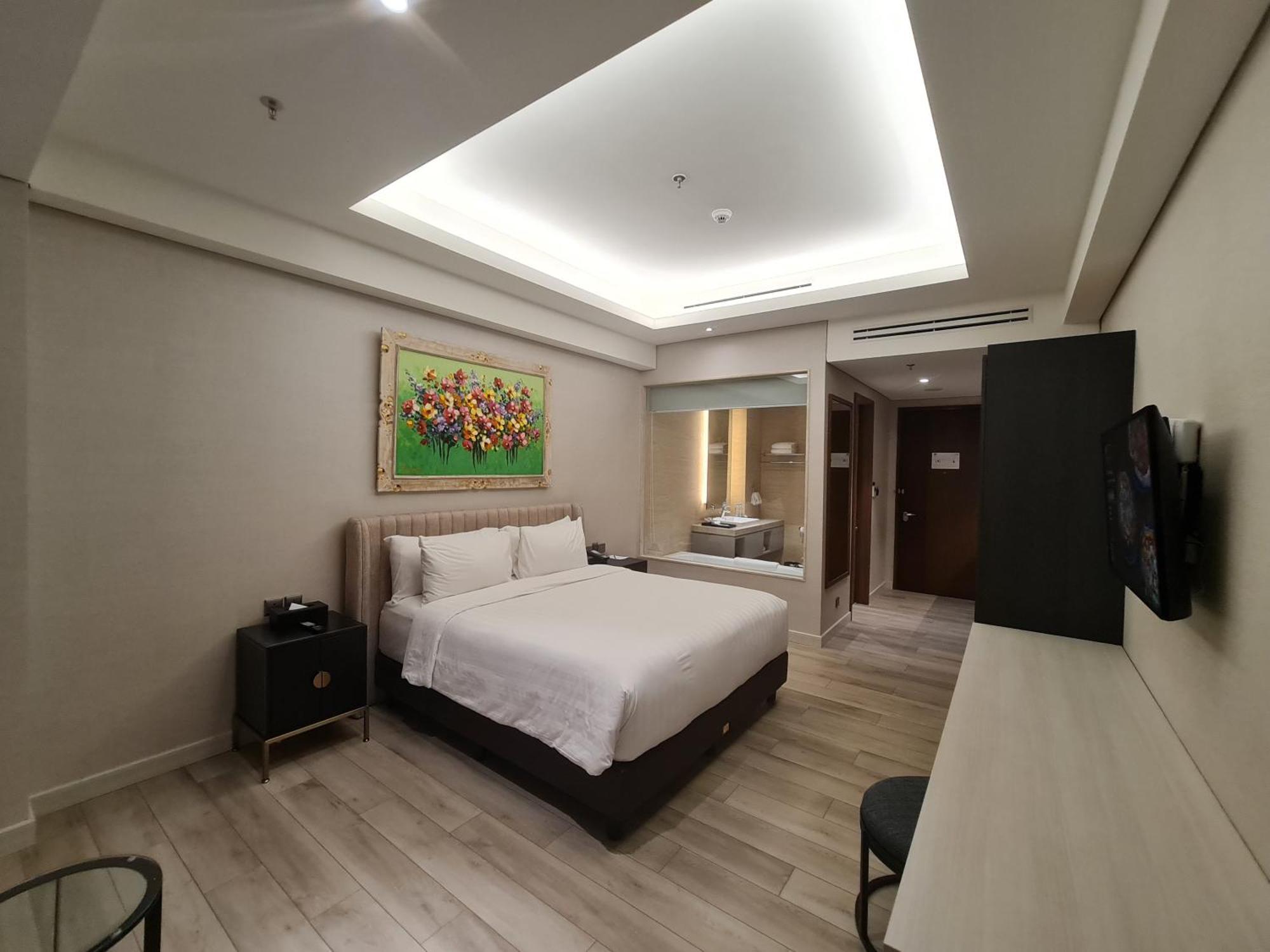 Trembesi Hotel Serpong Exterior photo