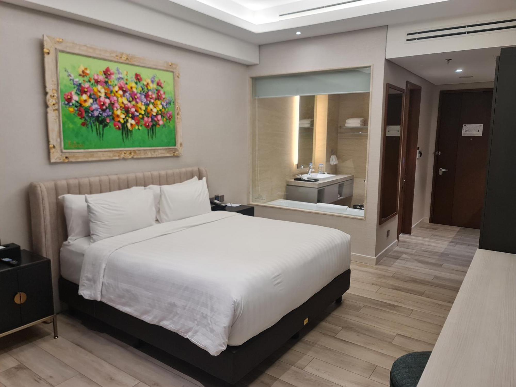 Trembesi Hotel Serpong Exterior photo